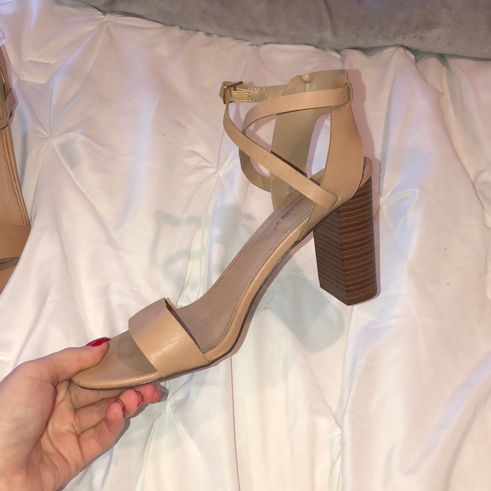TAN HEELS!